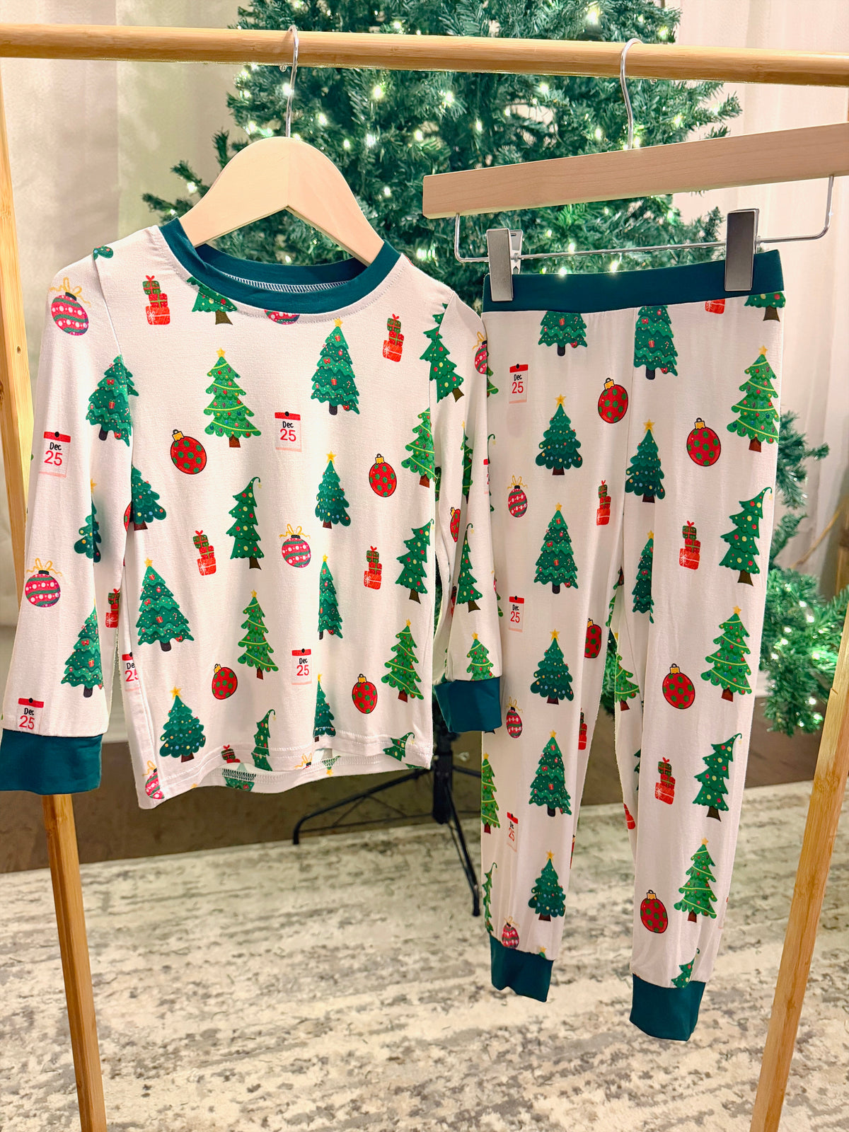 Christmas Tree Two-Piece Bamboo Lounge Set