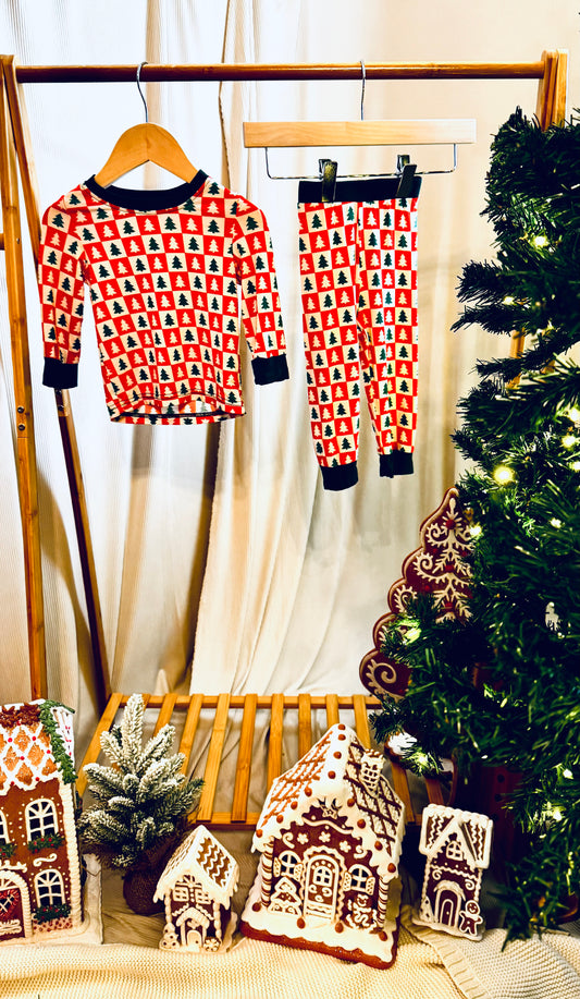 Red and Green Christmas Checkered Two-Piece Bamboo Lounge Set